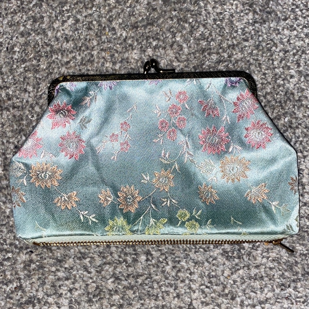 Floral Embroidered Clutch - Multicolor